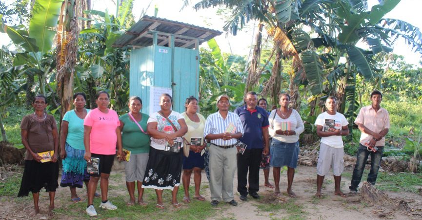 Liderazgo comunitario para Agua y Saneamiento: Empoderamiento de la mujer en procesos de desarrollo.